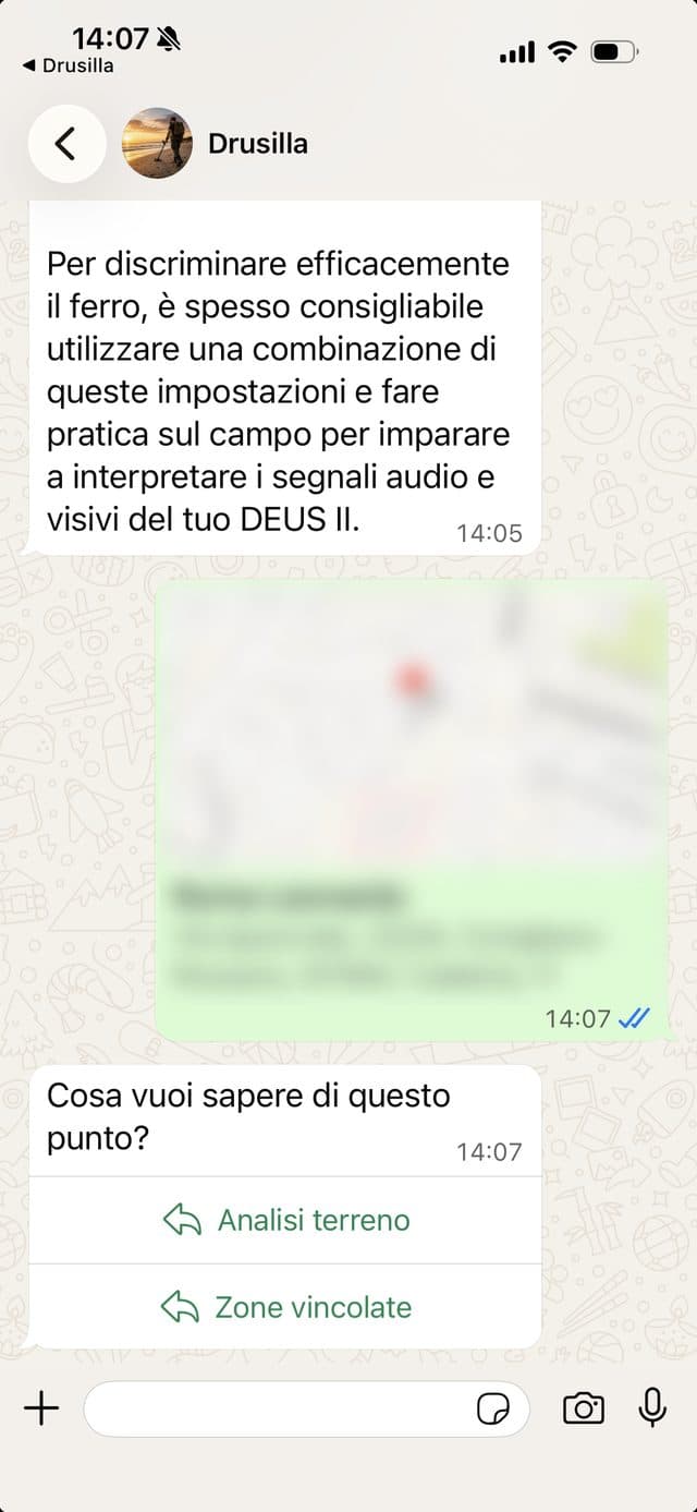 Conversazione WhatsApp: dopo una posizione, i pulsanti Analisi terreno e Zone vincolate